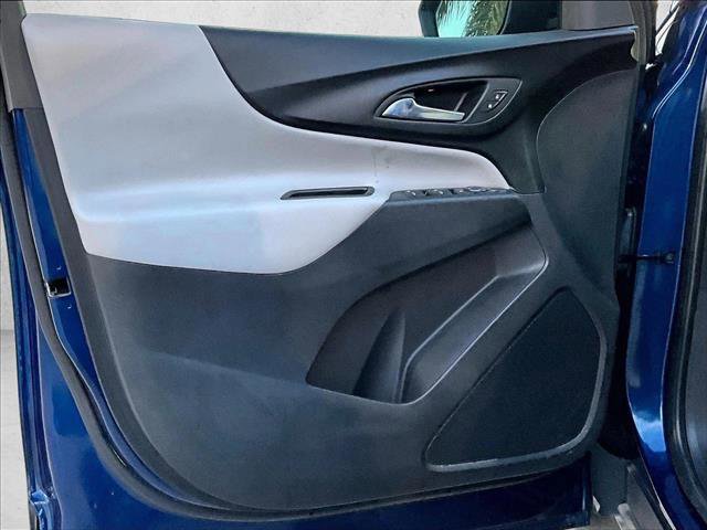 Used 2023 Chevrolet Equinox LS w/ LS Convenience Package image 18