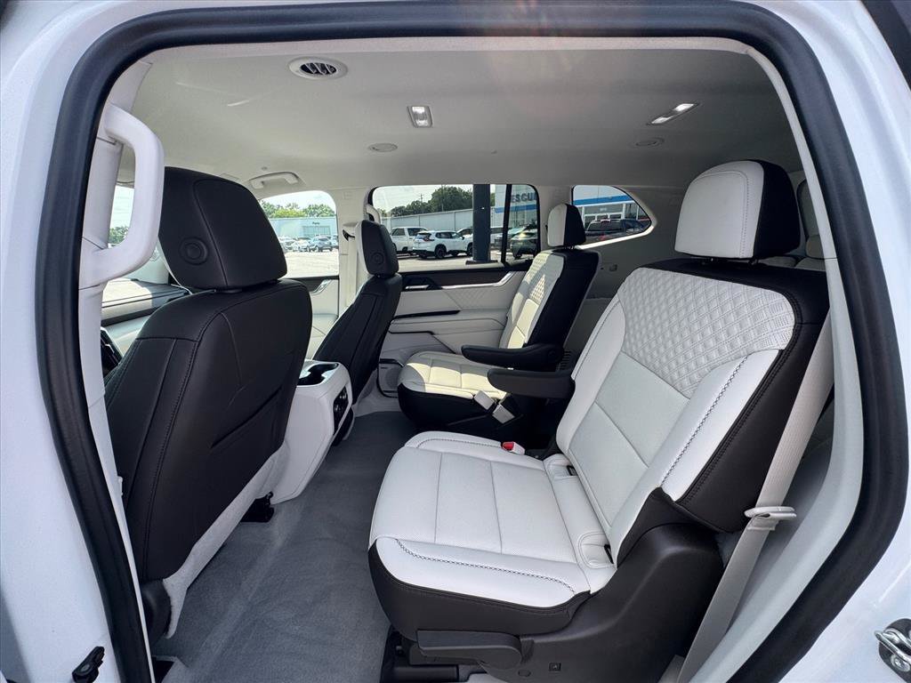 Used 2024 GMC Acadia Denali AWD/4WD image 12