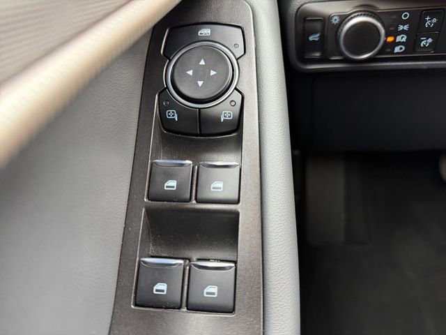 Used 2025 Ford Explorer Active image 17