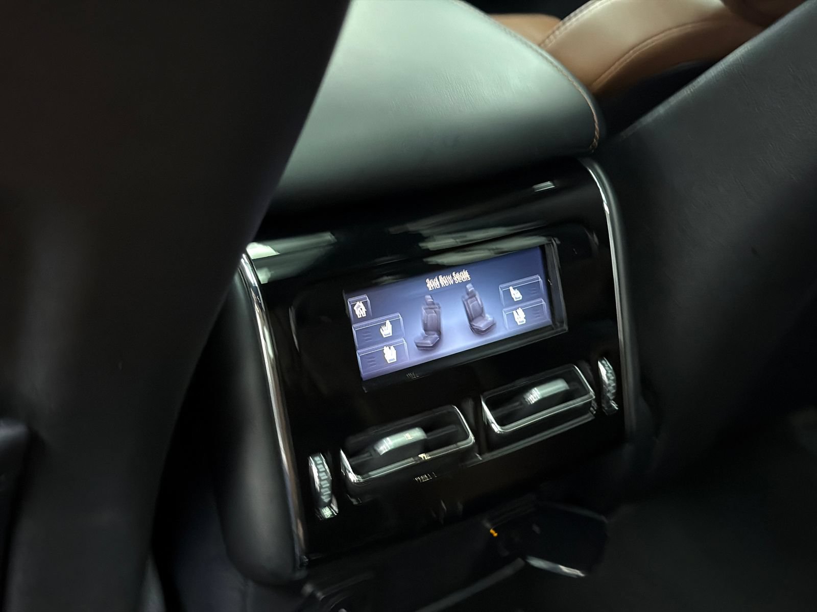 Used 2023 Lincoln Aviator Grand Touring w/ Equipment Group 301A AWD/4WD image 25