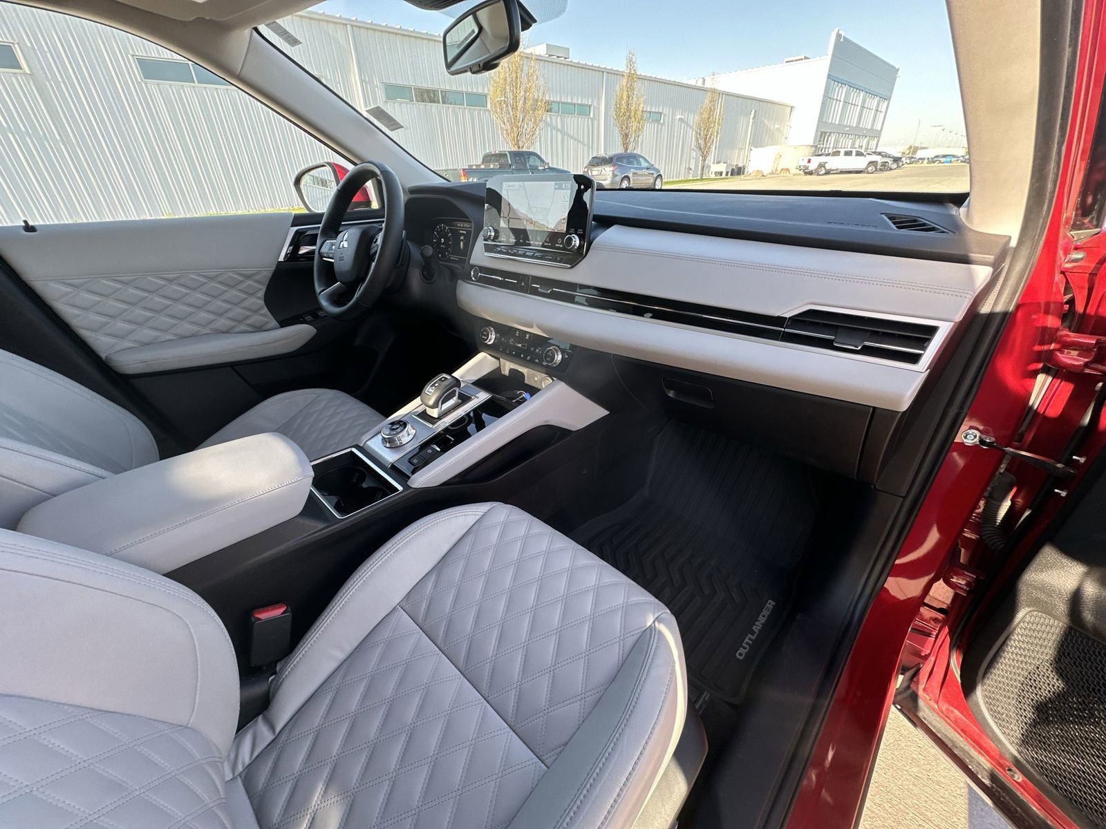 Used 2023 Mitsubishi Outlander SEL AWD/4WD image 29