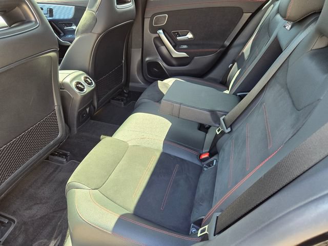 Used 2021 Mercedes-Benz CLA 250 4MATIC image 32