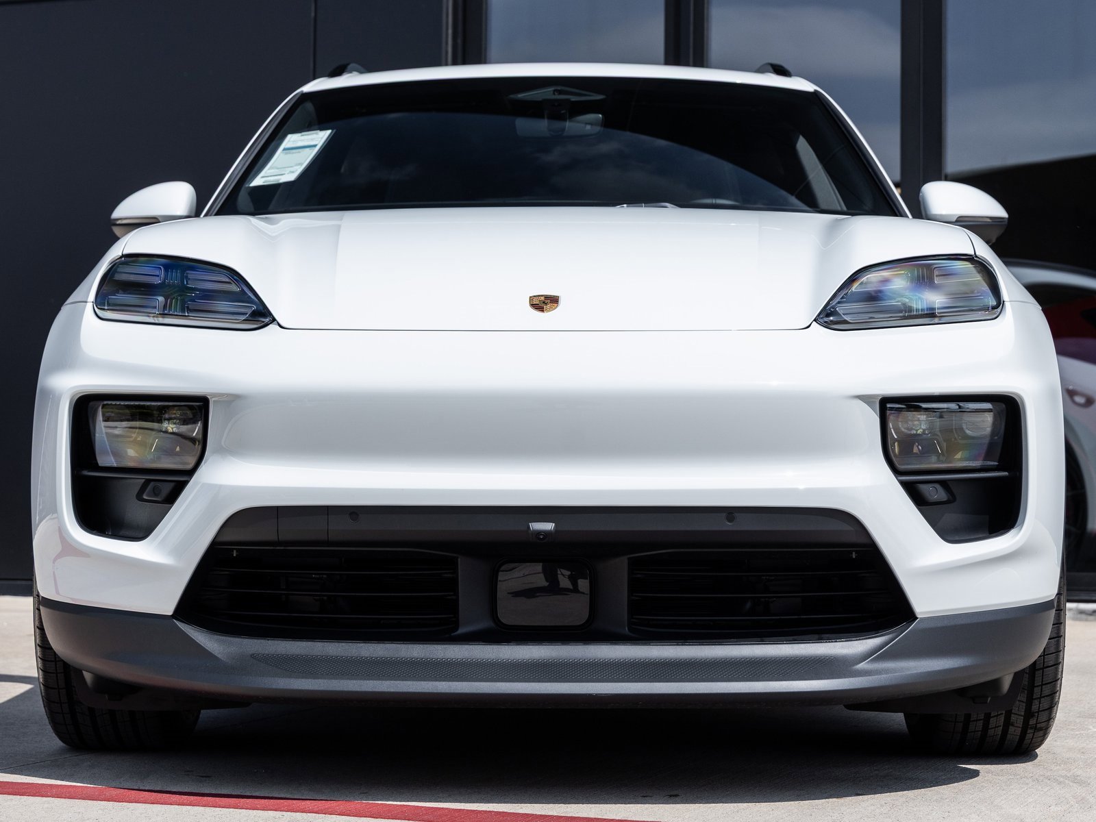 Used 2025 Porsche Macan 4S Electric image 8