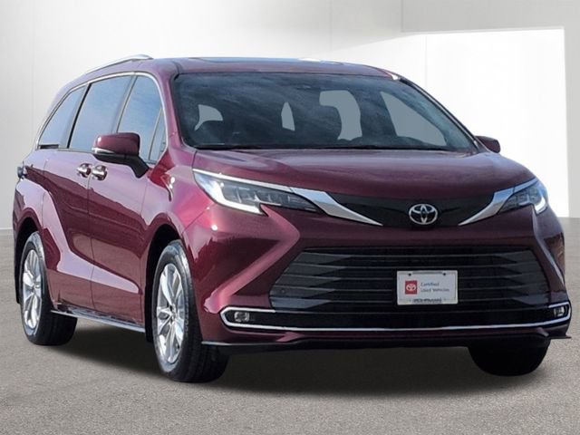 Certified 2026 Toyota Sienna Limited image 3