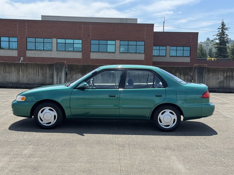 Used 1998 Toyota Corolla LE FWD image 2