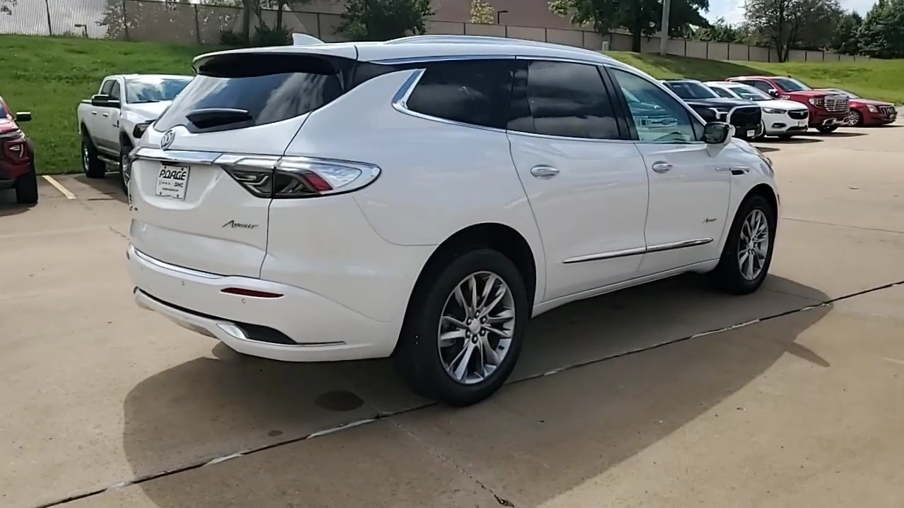 Used 2022 Buick Enclave Avenir AWD/4WD image 8