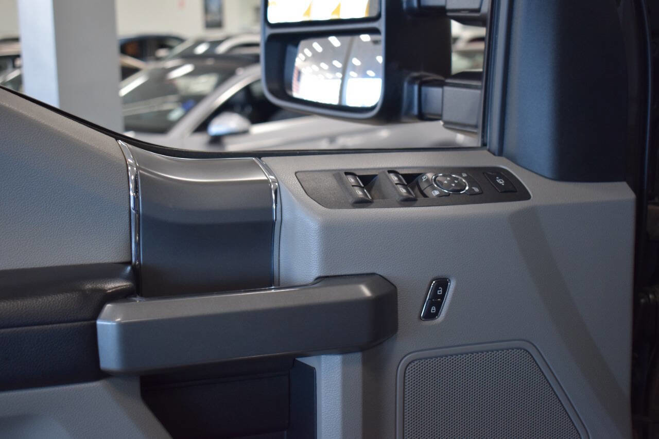 Used 2017 Ford F350 XLT w/ XLT Premium Package image 38