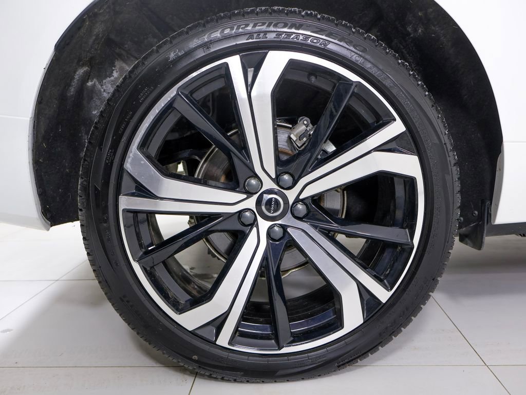 Used 2025 Volvo XC60 B5 Ultra w/ Protection Package Premier image 30