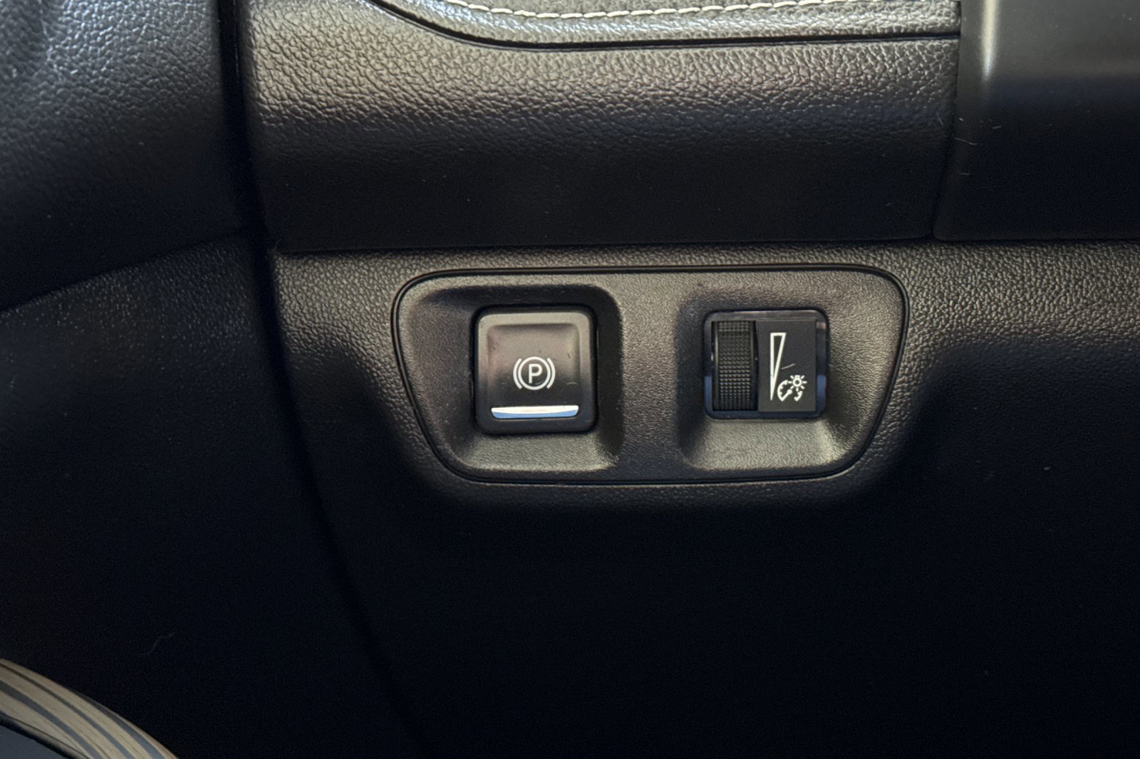 Used 2019 GMC Acadia SLE image 35