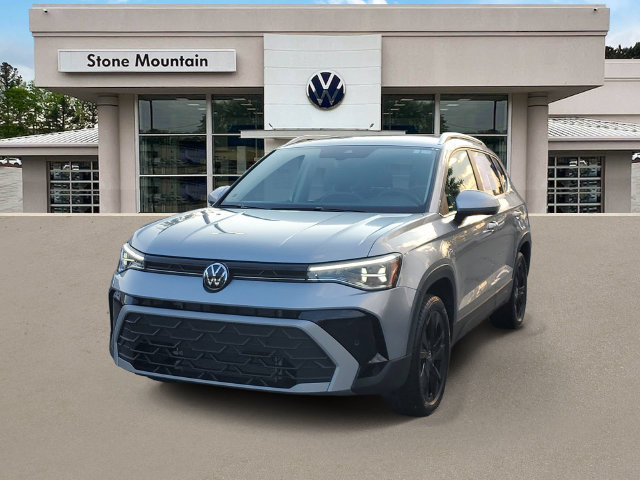 Certified 2025 Volkswagen Taos SE w/ Black Wheel Package