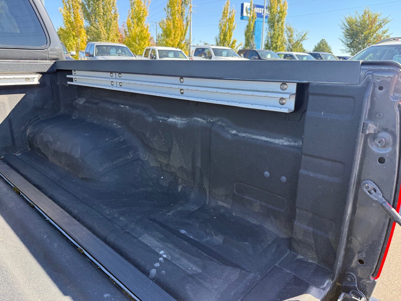 Used 2015 Nissan Frontier PRO-4X image 48