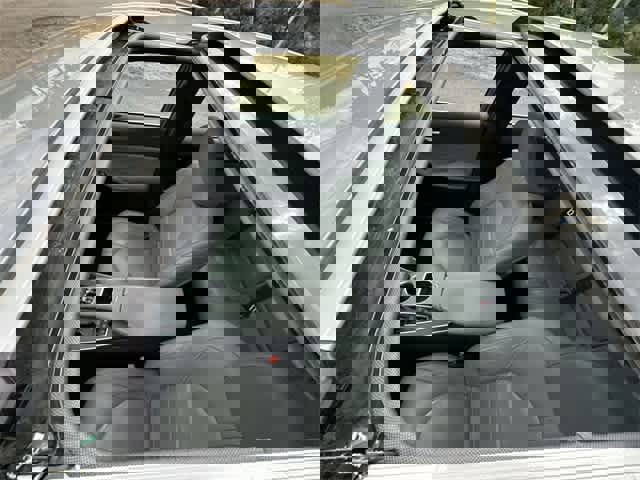 Used 2021 Toyota Avalon Limited image 6