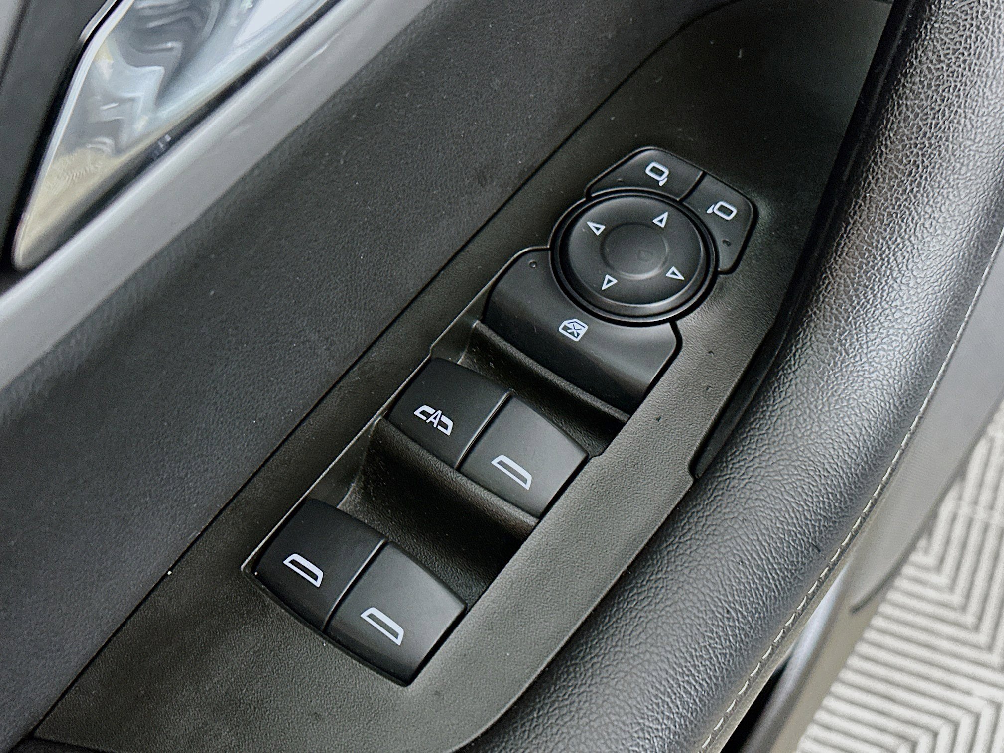 Used 2024 Chevrolet Blazer LT image 17