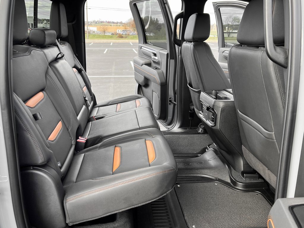 Used 2025 GMC Sierra 2500 AT4 image 19
