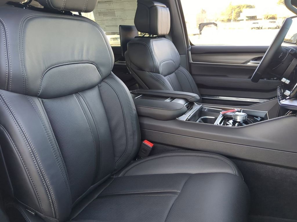 New 2026 Jeep Grand Wagoneer Summit image 8