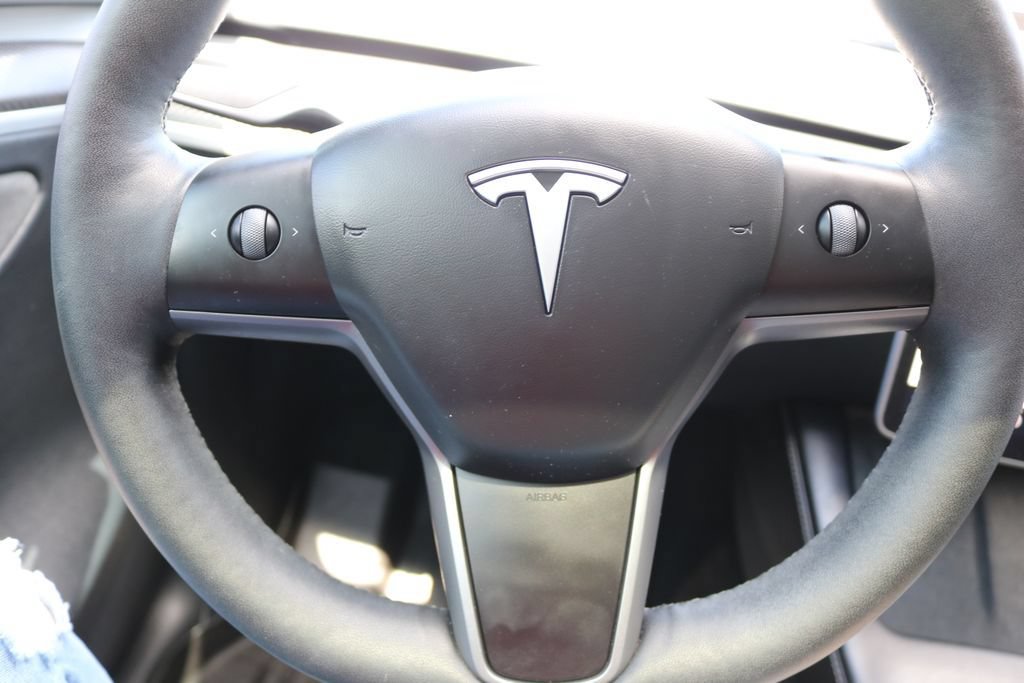 Used 2025 Tesla Model Y Performance AWD/4WD image 23