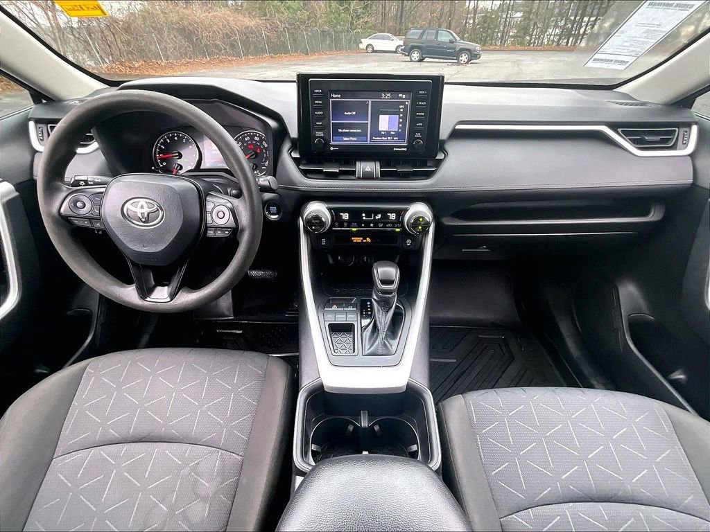 Used 2022 Toyota RAV4 XLE image 9