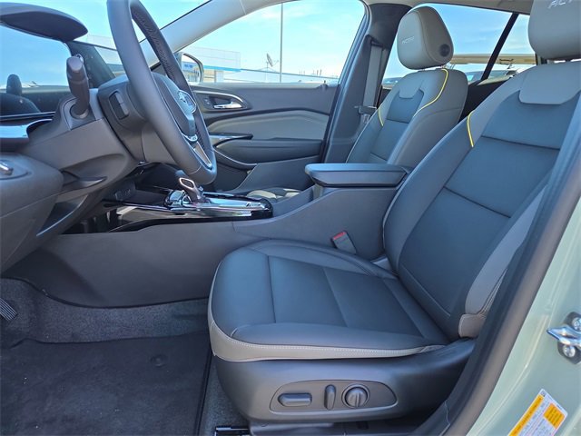 New 2026 Chevrolet Trax ACTIV w/ Sunroof Package image 12