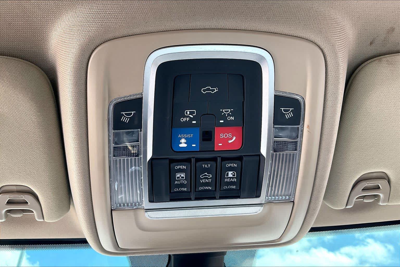 Used 2022 RAM 3500 Limited AWD/4WD image 33