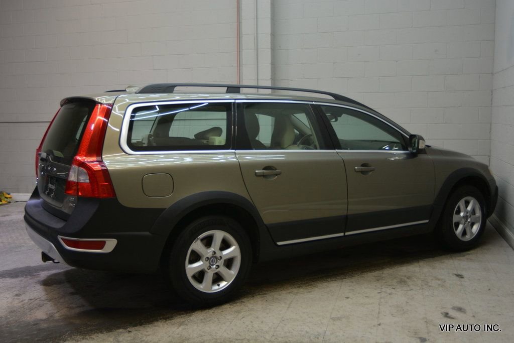 Used 2010 Volvo XC70 3.2 image 30