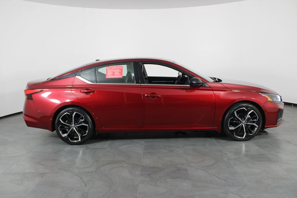 Certified 2023 Nissan Altima 2.5 SR w/ SR Premium Package FWD image 12