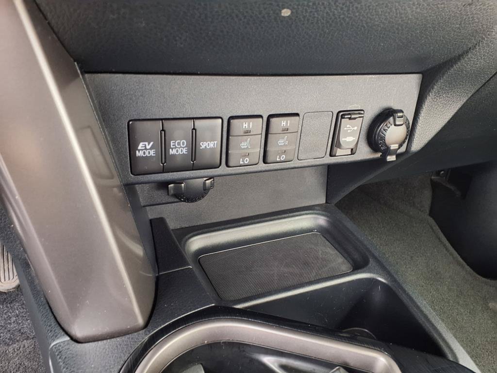 Used 2018 Toyota RAV4 Limited w/ Advanced Technology Package AWD/4WD image 19