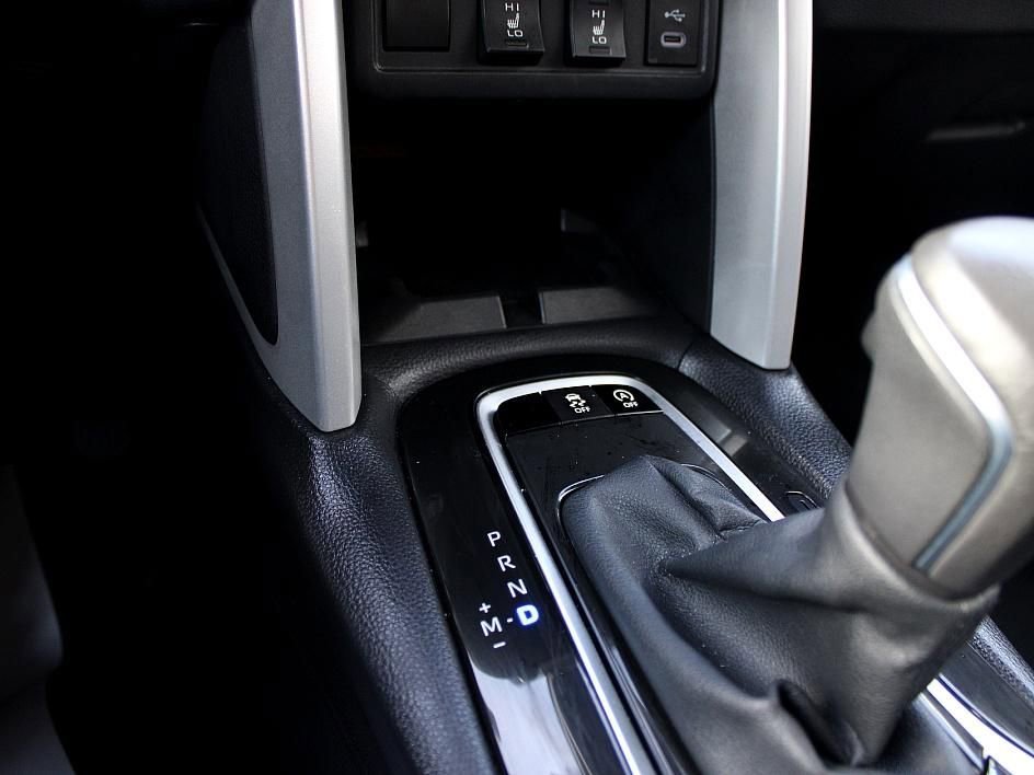 Used 2025 Toyota Corolla Cross XLE image 41