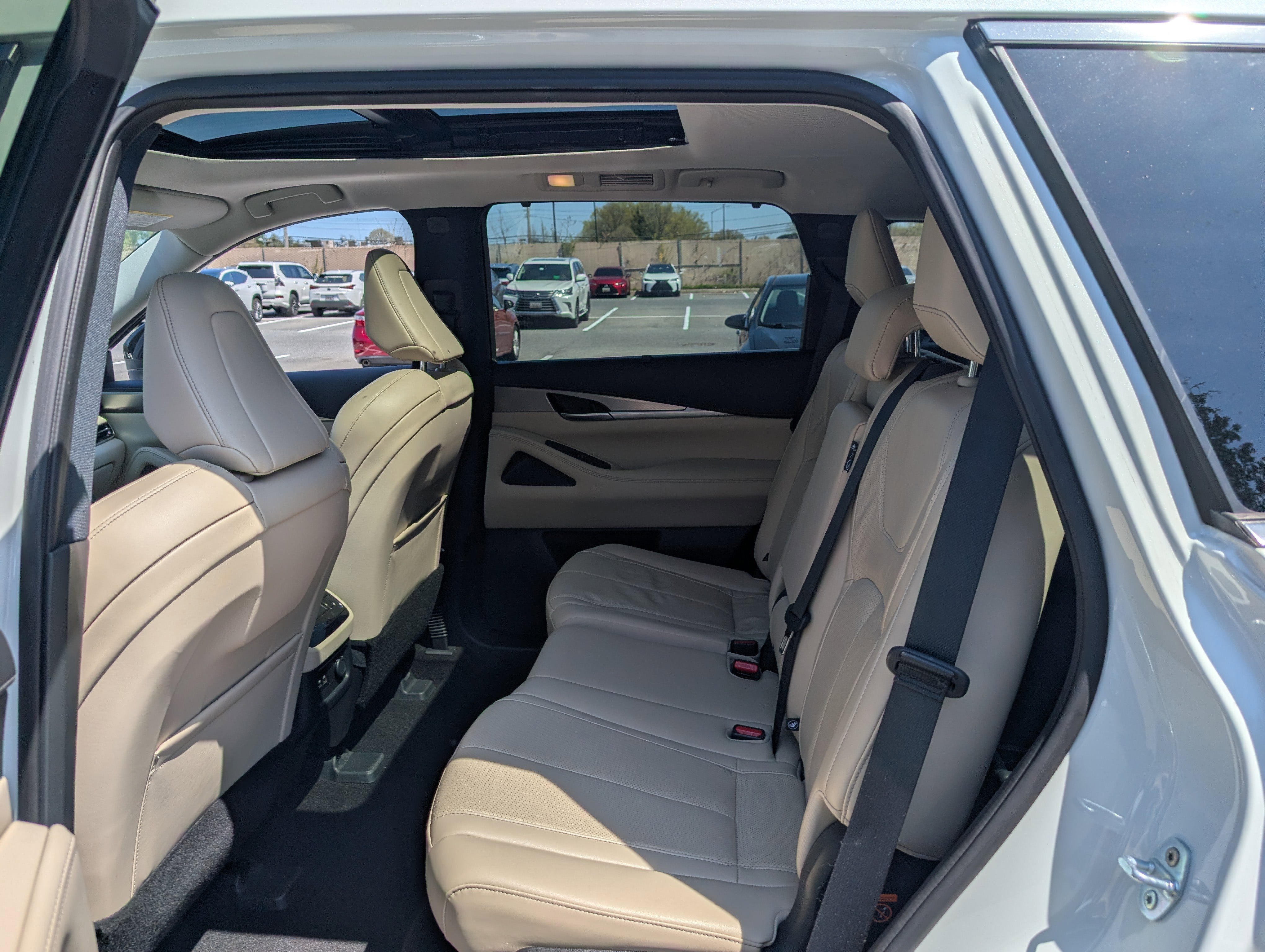 Used 2023 INFINITI QX60 Luxe w/ Cargo Package image 16