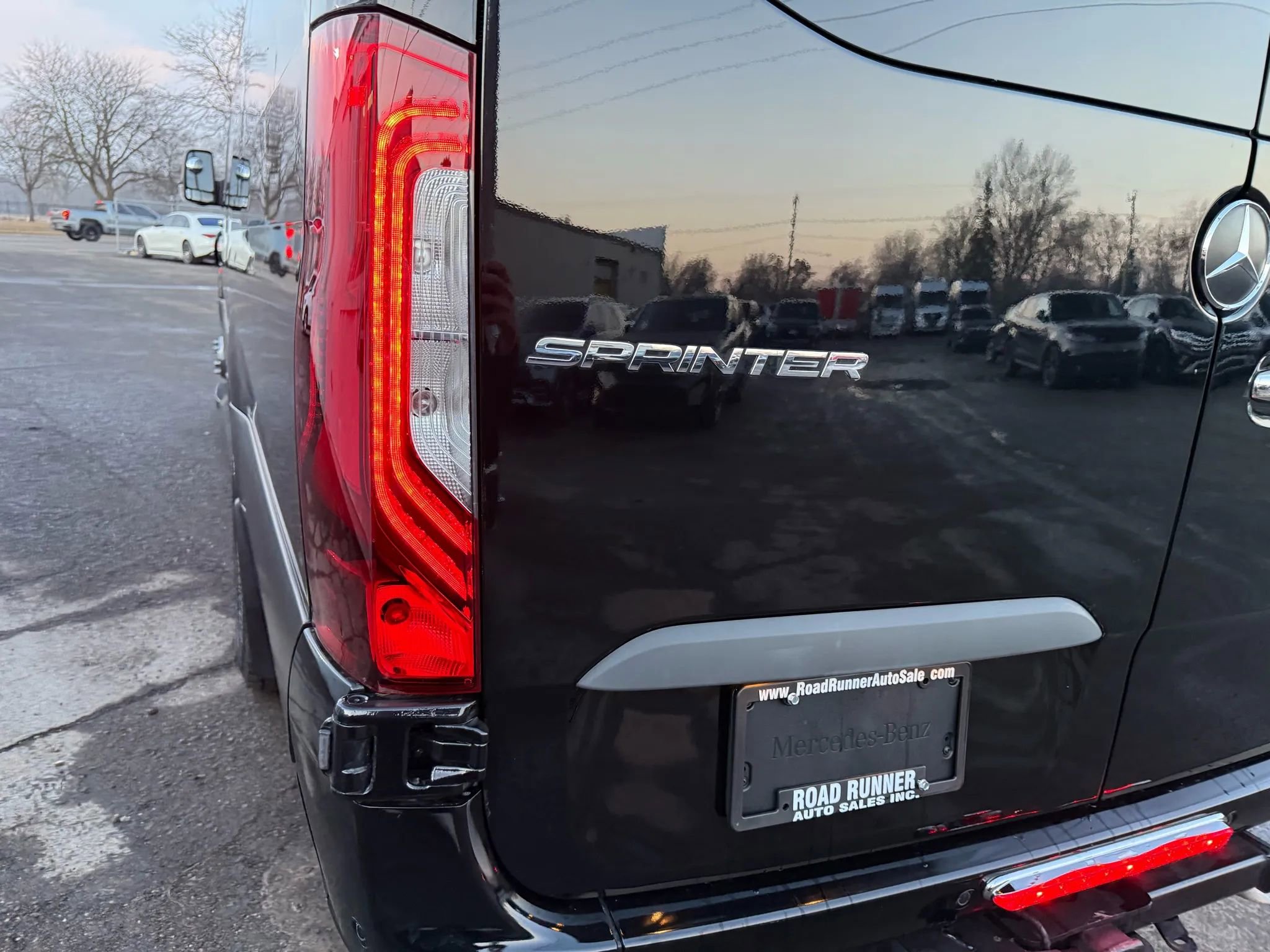 Used 2021 Mercedes-Benz Sprinter 3500 w/ Comfort Plus Package image 10