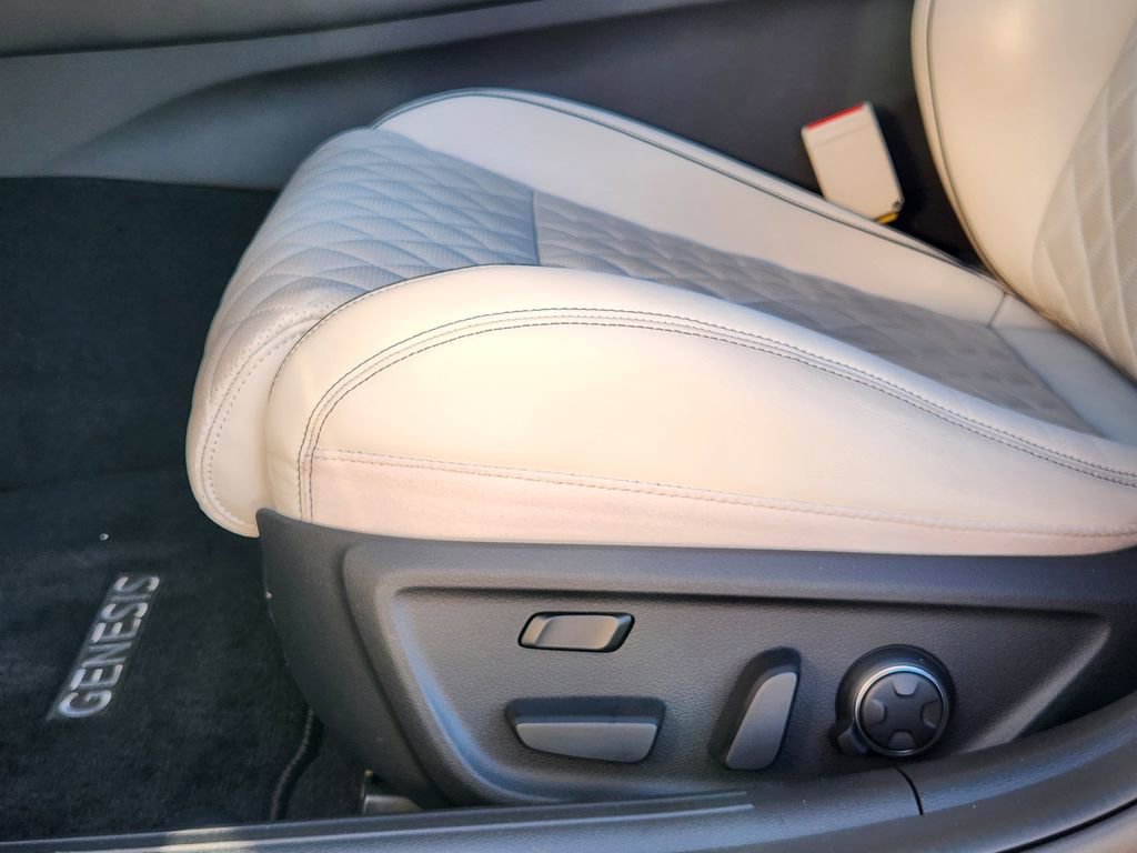 Used 2025 Genesis G70 3.3T Advanced w/ Sport Prestige Package image 18