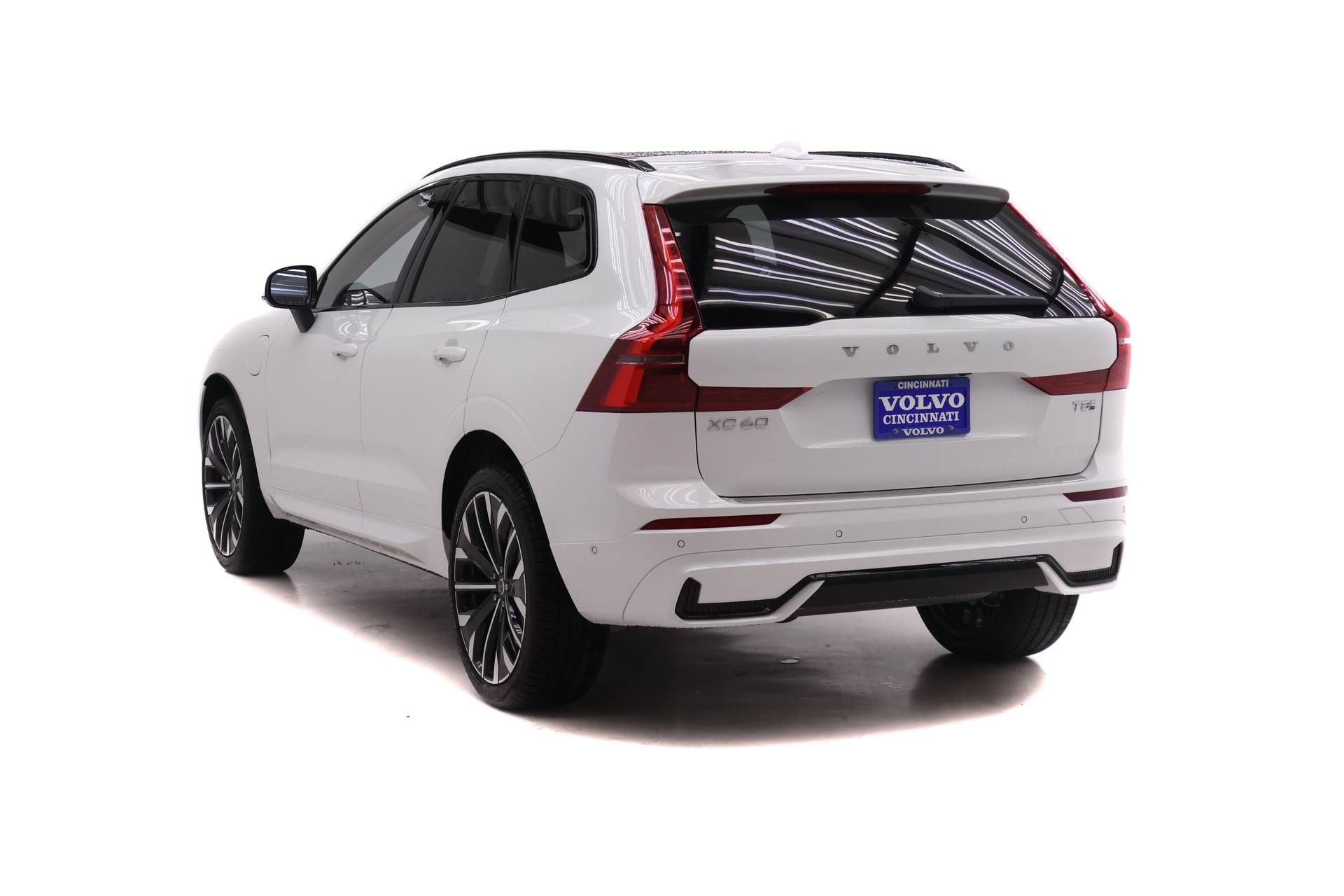 New 2026 Volvo XC60 T8 Ultra w/ Protection Package Premier AWD/4WD image 5