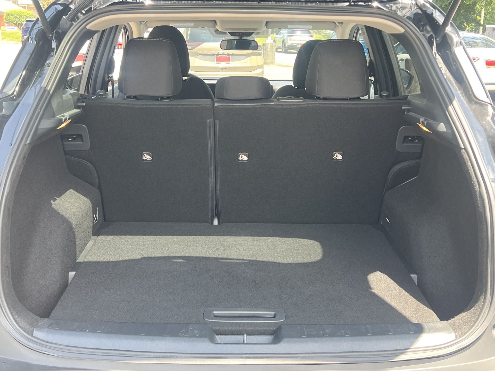 Used 2025 Nissan Kicks SV FWD image 19
