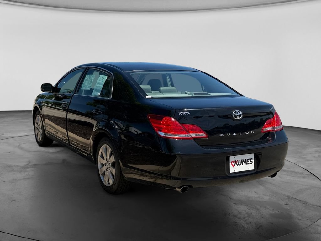 Used 2007 Toyota Avalon XLS FWD image 7