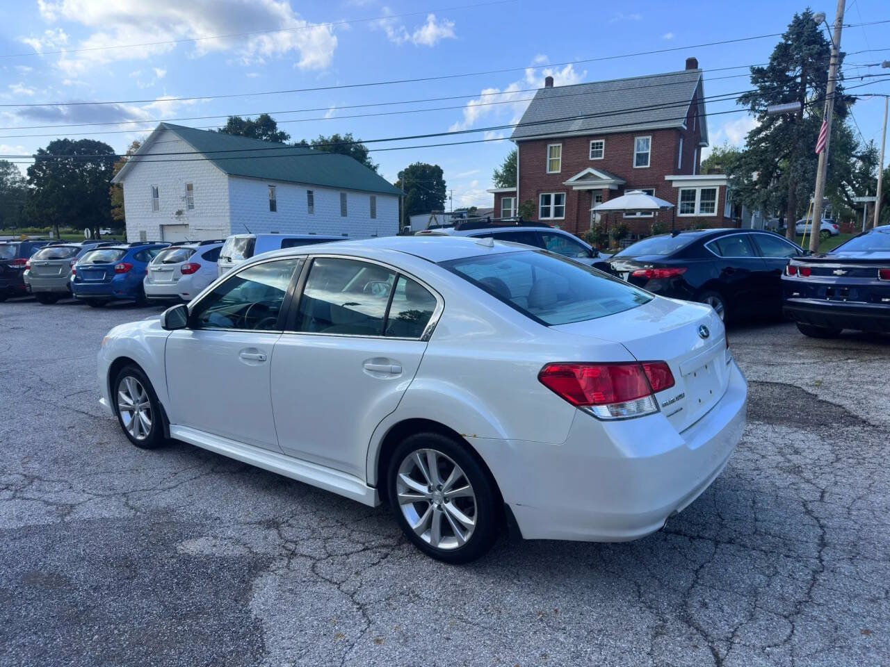 Used 2014 Subaru Legacy 2.5i Limited w/ Moonroof Package AWD/4WD image 8