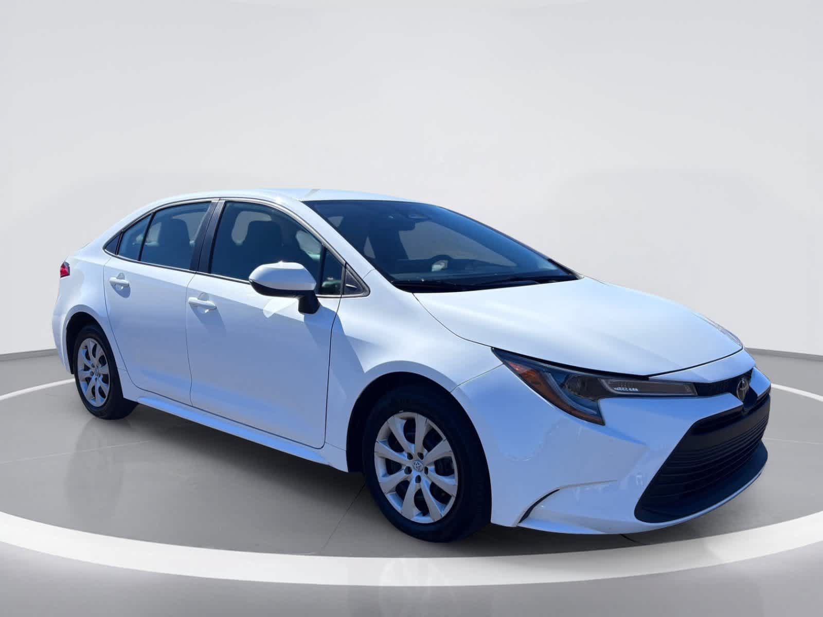 Used 2025 Toyota Corolla LE FWD image 11