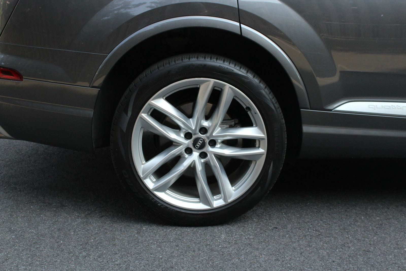 Used 2018 Audi Q7 3.0T Prestige AWD/4WD image 5