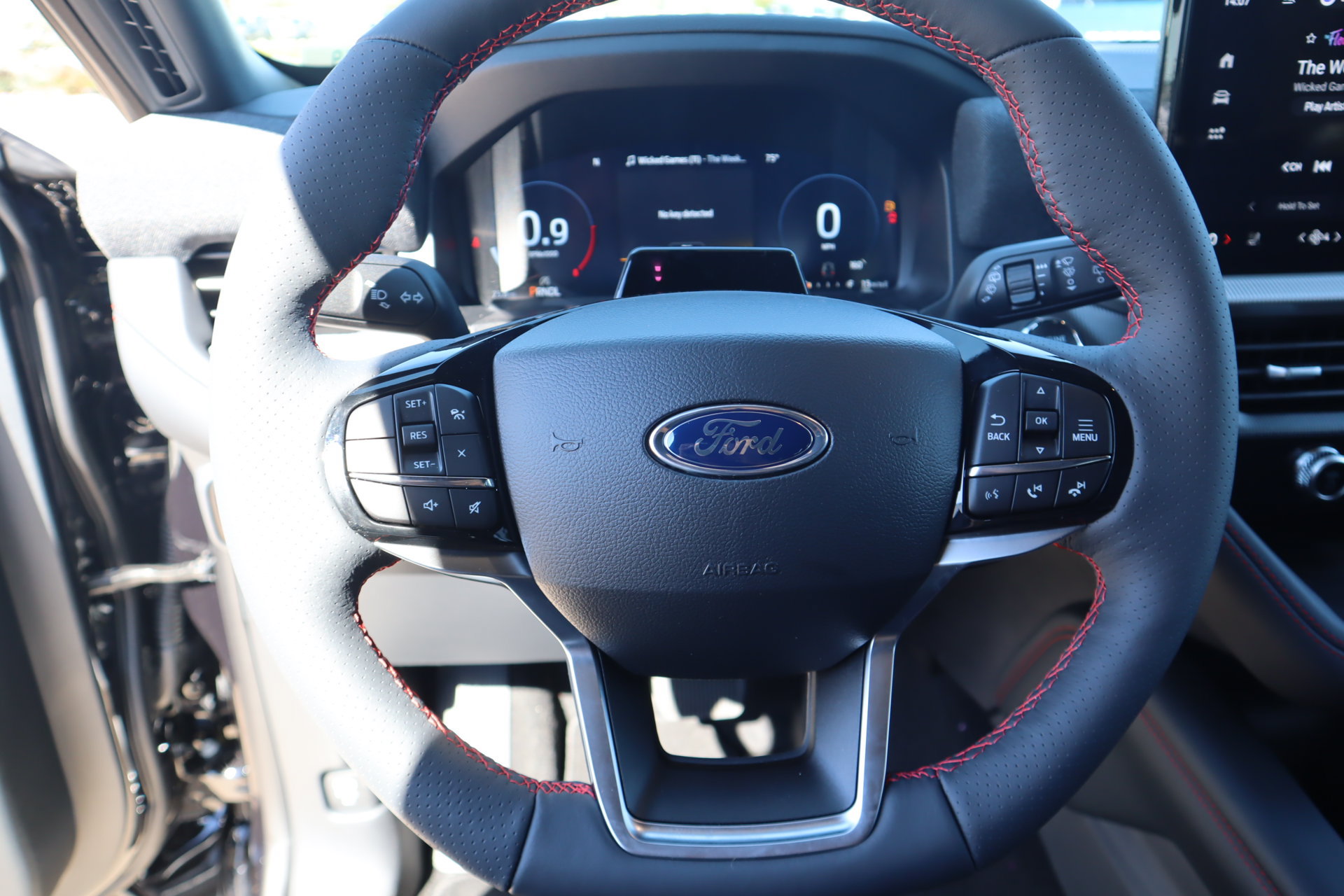 New 2027 Ford Explorer ST-Line w/ Premium Package AWD/4WD image 3