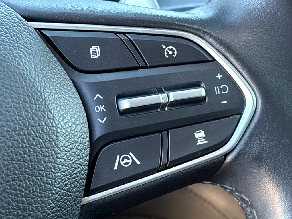 Used 2022 Hyundai Santa Fe Limited image 17