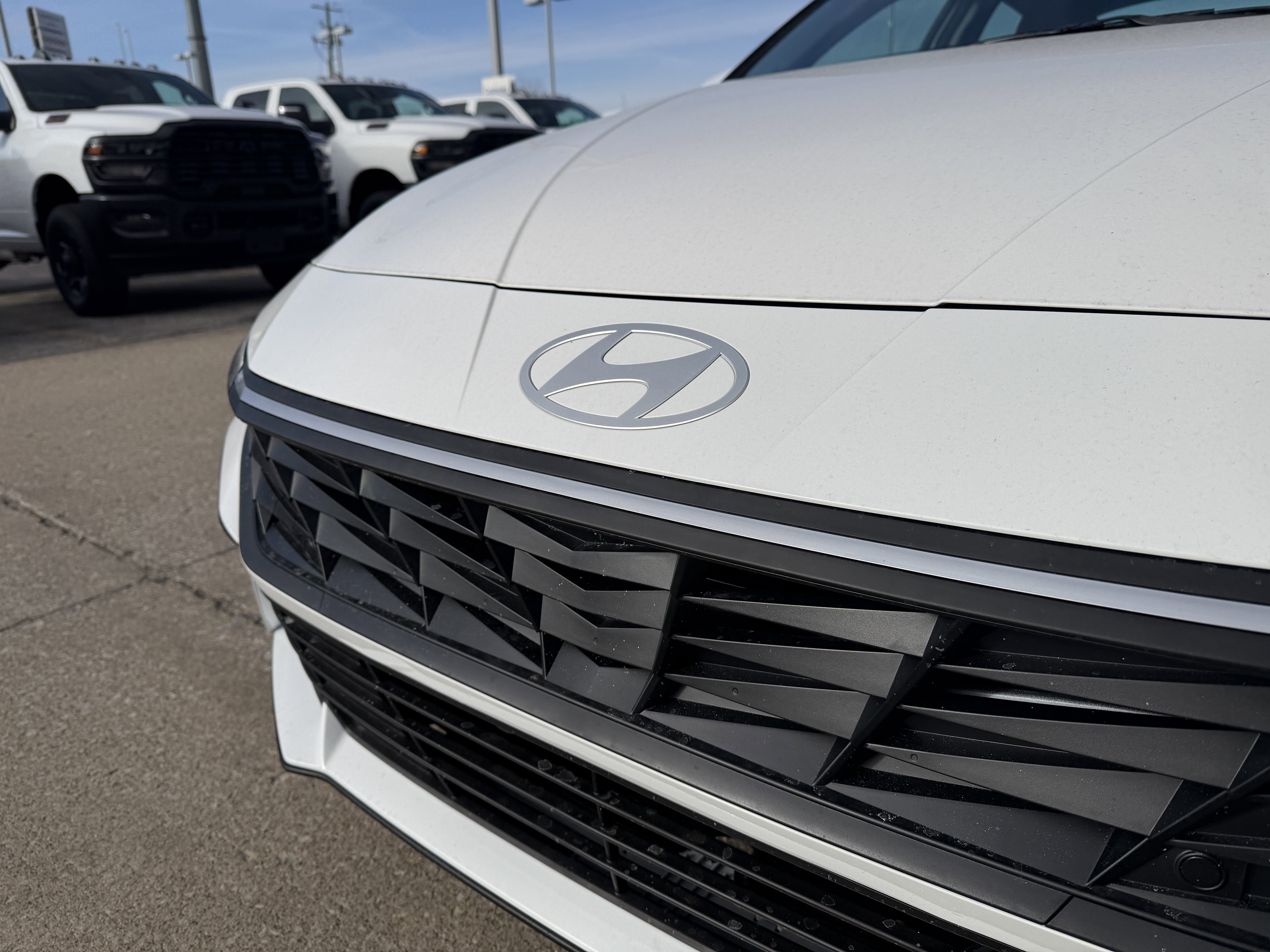 New 2026 Hyundai Elantra Hybrid FWD image 15