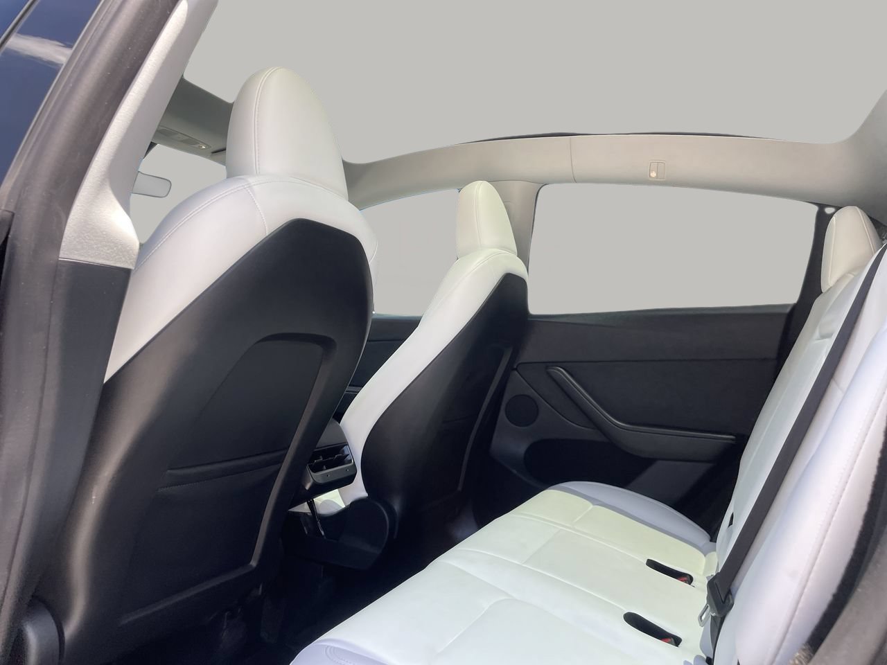 Used 2024 Tesla Model Y Long Range AWD/4WD image 15
