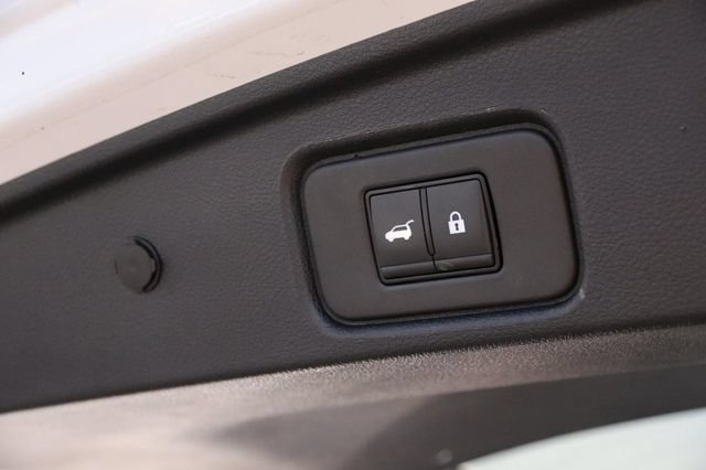 Certified 2025 Nissan Pathfinder Platinum AWD/4WD image 8