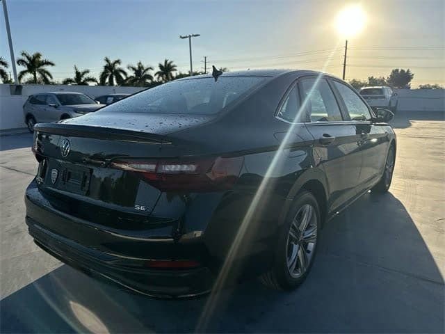 Used 2024 Volkswagen Jetta SE image 34
