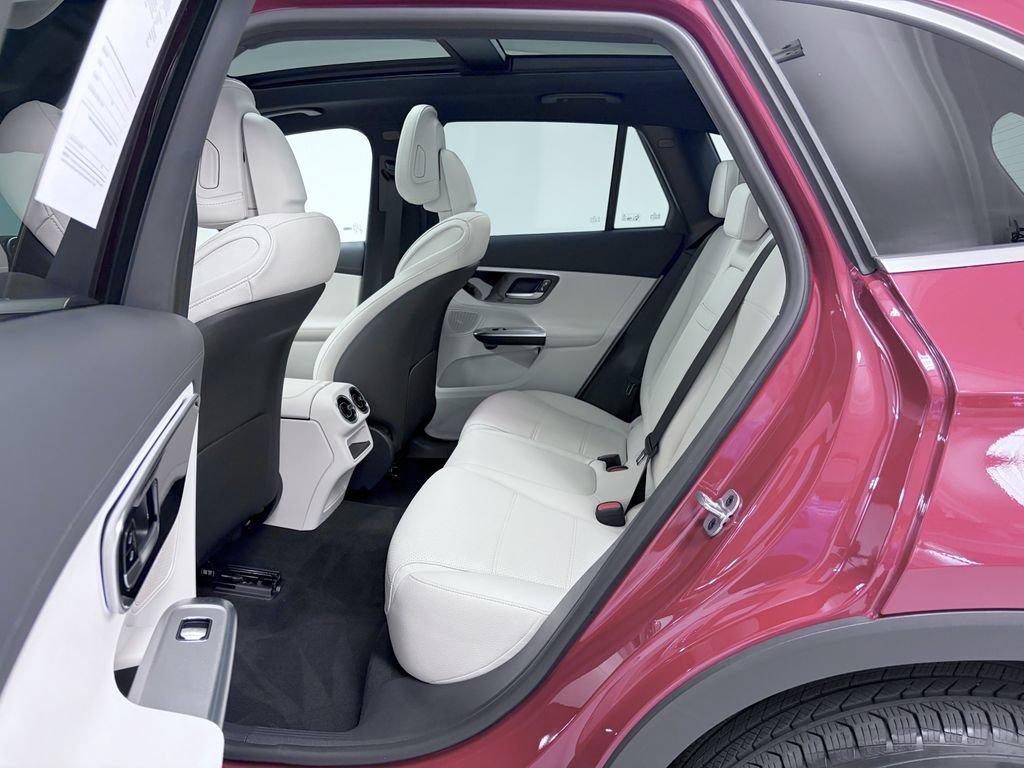 Certified 2025 Mercedes-Benz GLC 300 4MATIC image 18