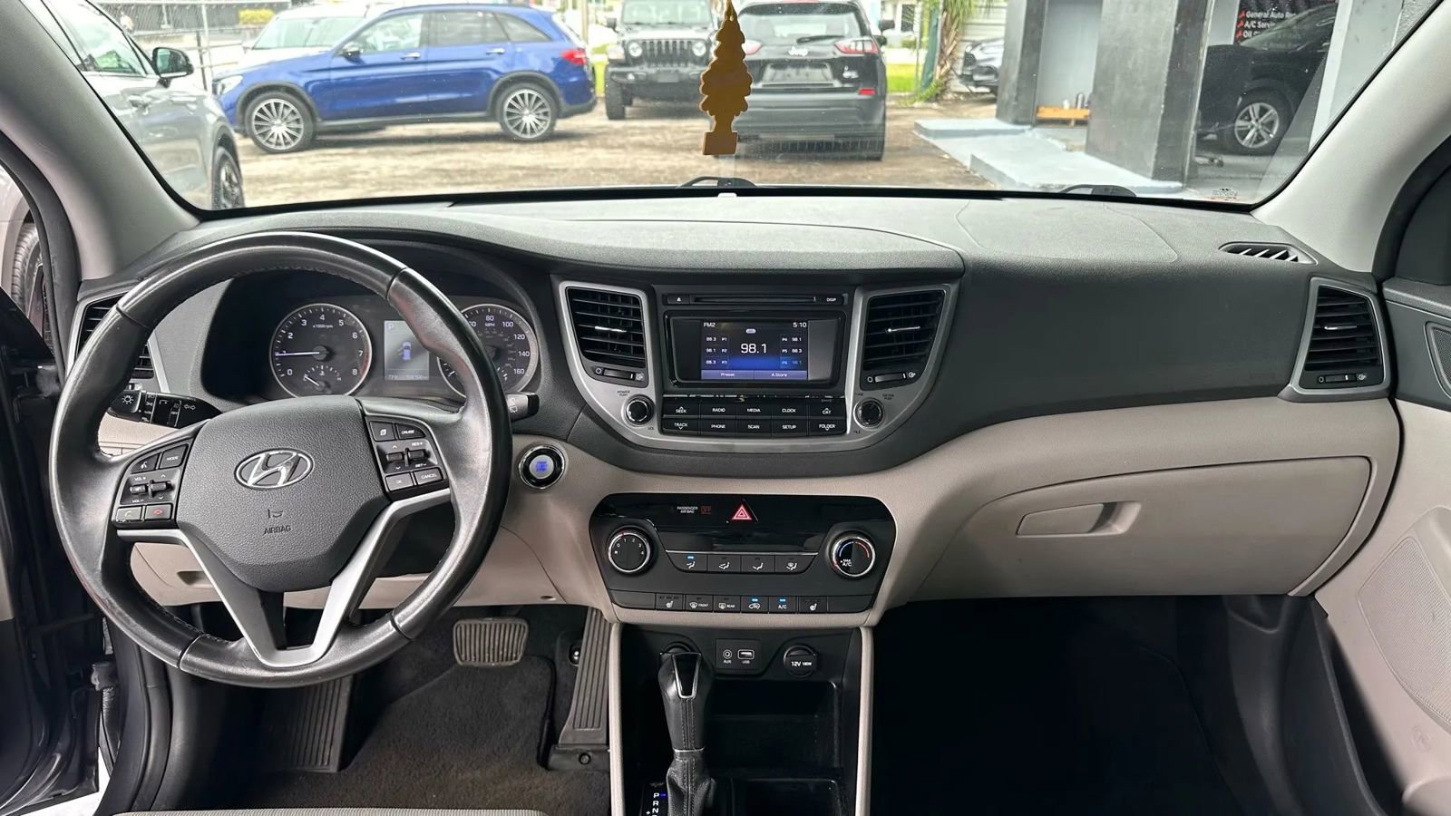 Used 2016 Hyundai Tucson Sport image 11