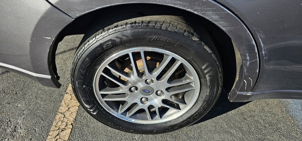 Used 2010 Ford Focus SE image 24