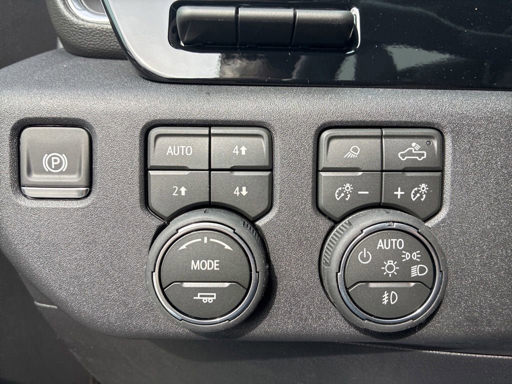 New 2026 Chevrolet Silverado 1500 High Country w/ Technology Package AWD/4WD image 27