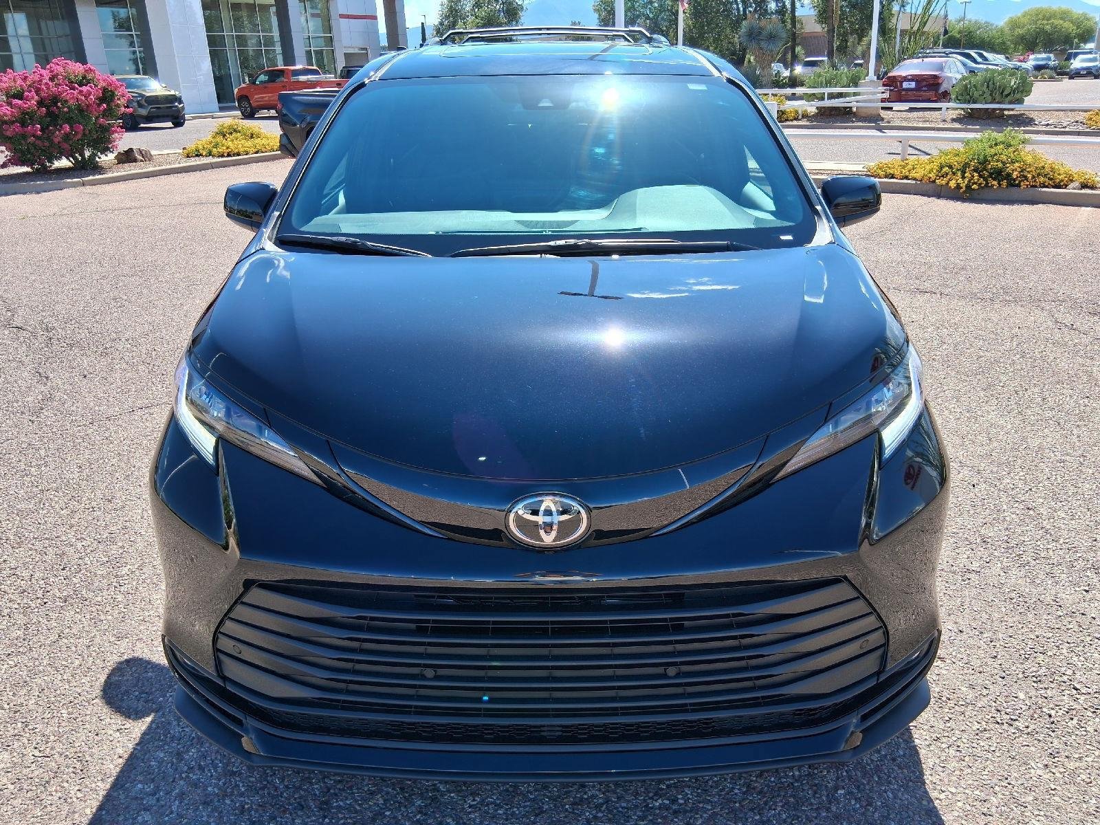 New 2026 Toyota Sienna XLE Woodland Edition AWD/4WD image 8