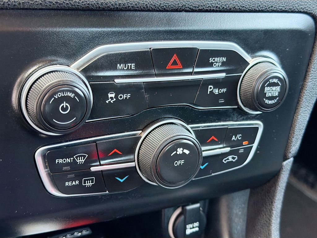 Used 2023 Dodge Charger SXT image 15