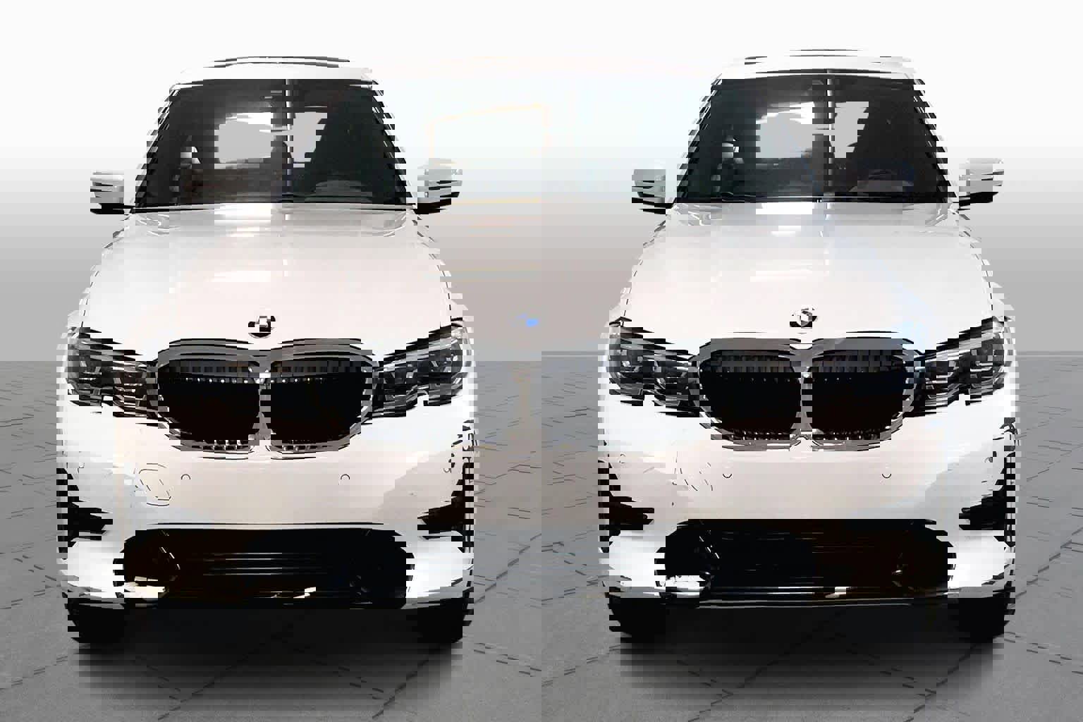 Used 2019 BMW 330i xDrive Sedan w/ Convenience Package image 3