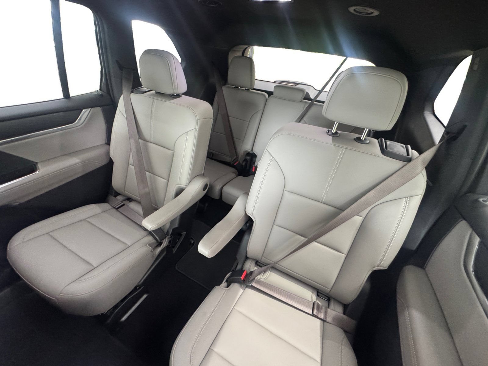 Certified 2026 GMC Acadia Elevation w/ Elevation Premium Package FWD image 14